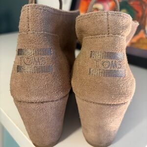 TOMS Slip-On Shoes in Tan and Rust Plaid